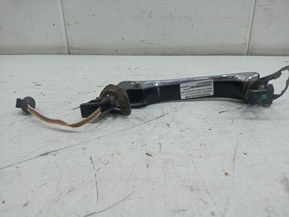 Maneta exterior delantera derecha bm serie 215 clcoupe