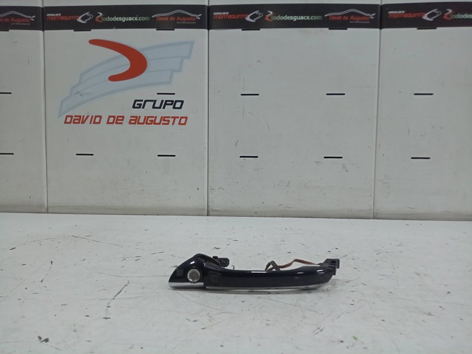 Maneta exterior delantera izquierda bm serie 215 clcoupe