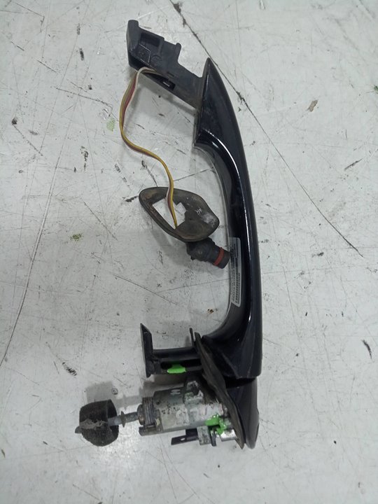 Maneta exterior delantera izquierda bm serie 215 clcoupe