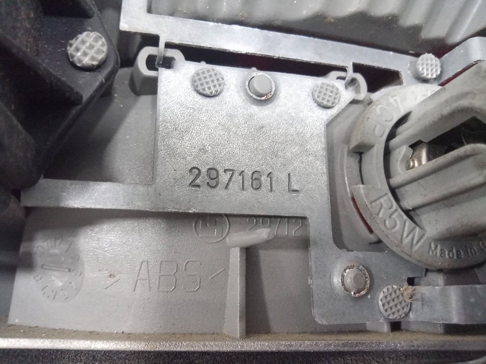 Piloto trasero izquierdo bm serie 215 clcoupe