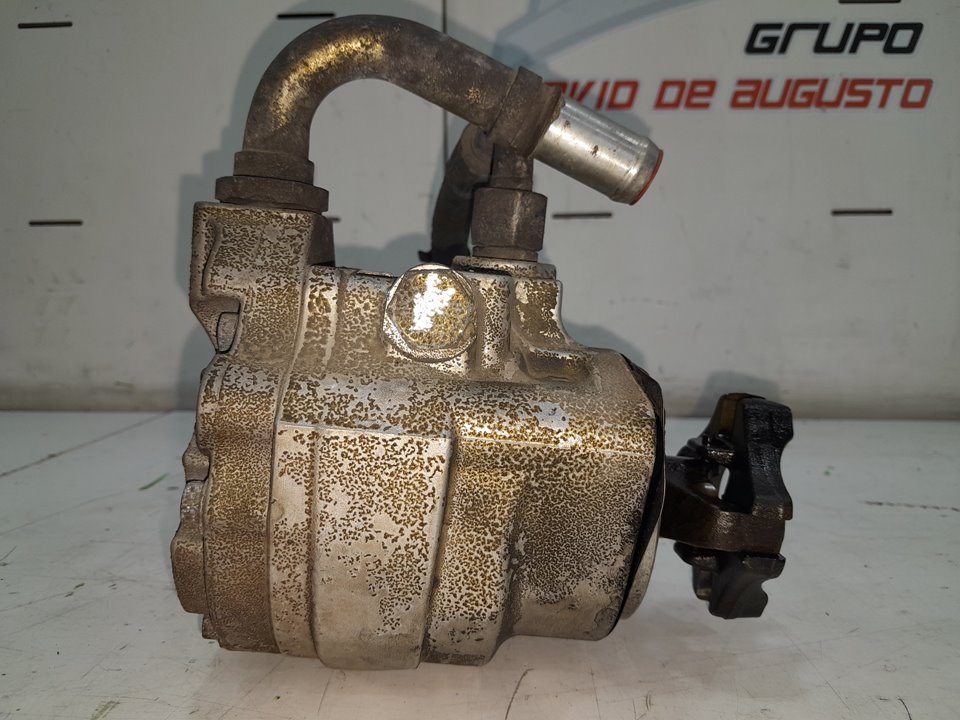 Bomba direccion mercedes actros 23 4  ejes 8