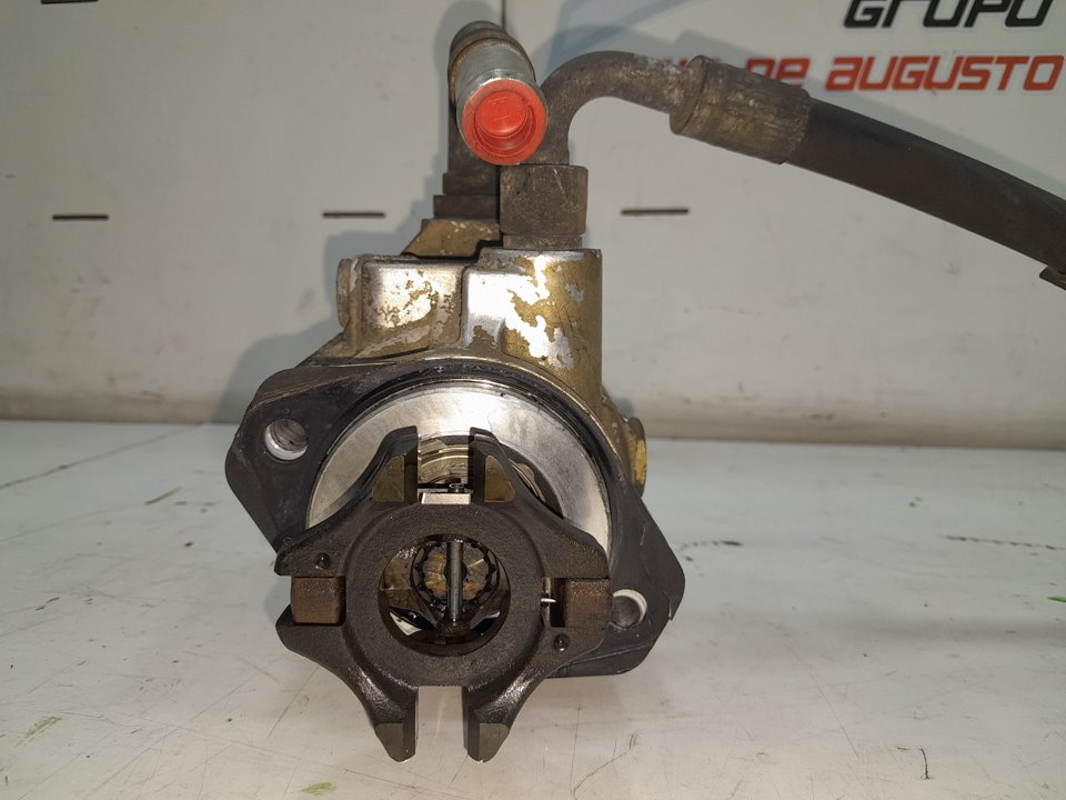 Bomba direccion mercedes actros 23 4  ejes 8