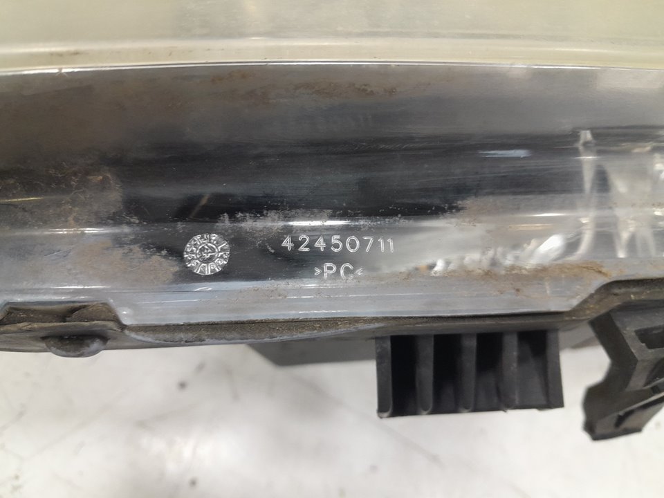 Faro izquierdo peugeot 307 break 2.0 hdi 90