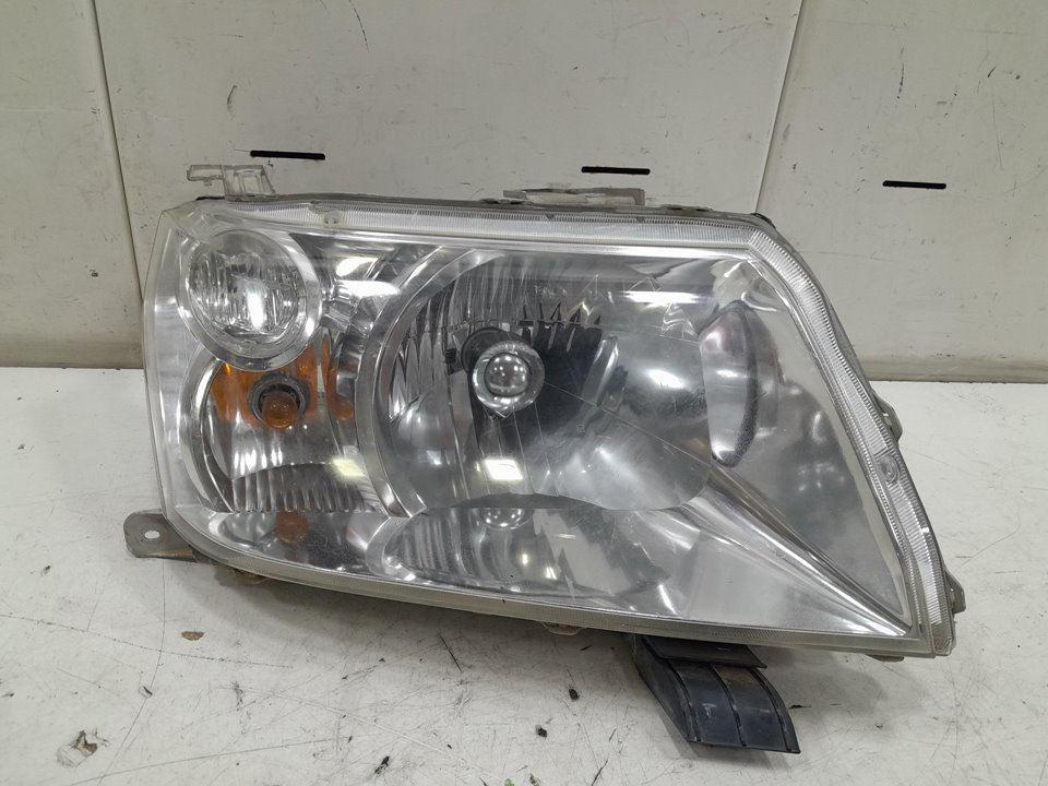 Faro derecho suzuki grand vitara ii 1.9 ddis a las 4 ruedas (jt419