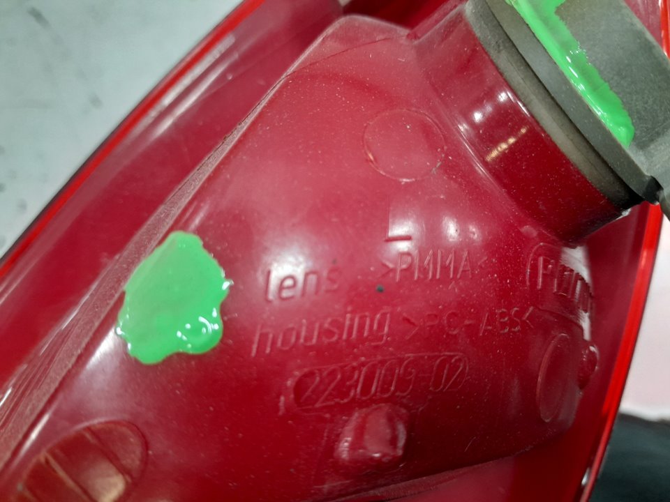 Piloto trasero izquierdo chrysler pt cruiser 1.6