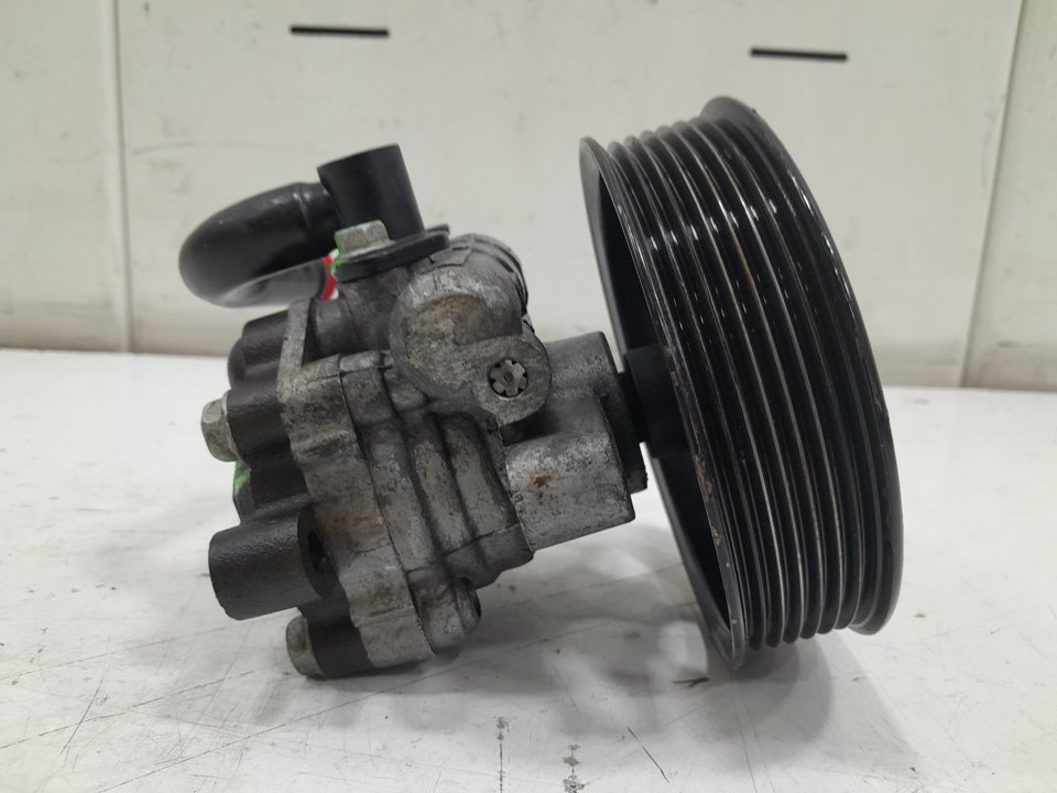 Bomba direccion kia sorento i 2.5 crdi