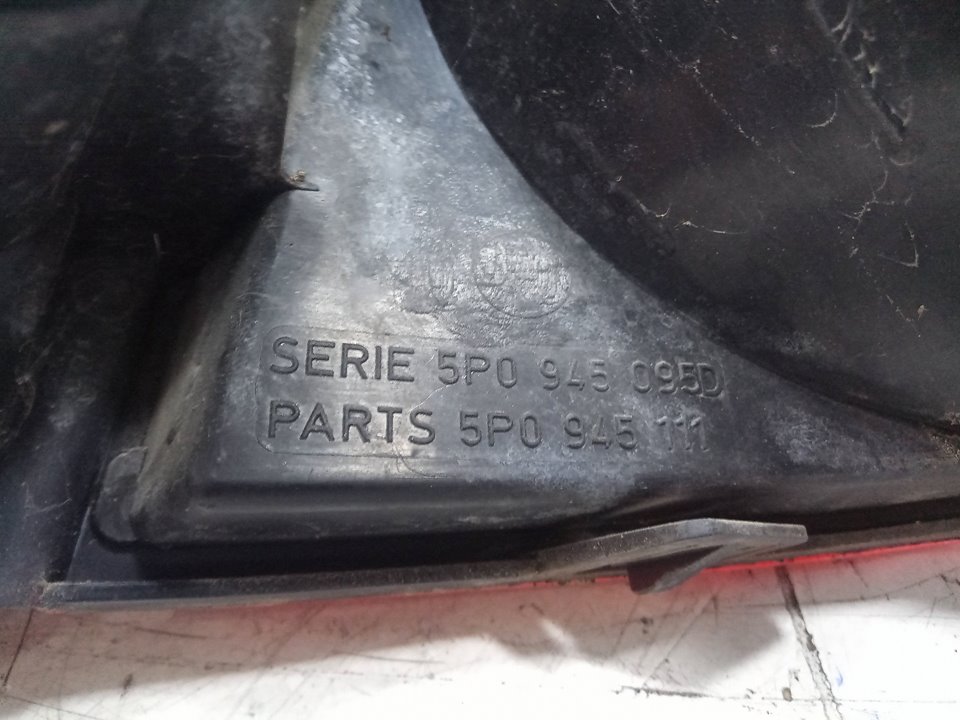 Piloto trasero izquierdo seat altea 1.9 tdi