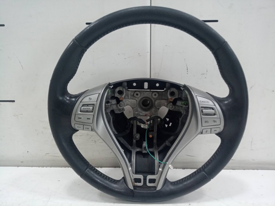 Volante nissan qashqai ii todo terreno cerrada 1.5 dci