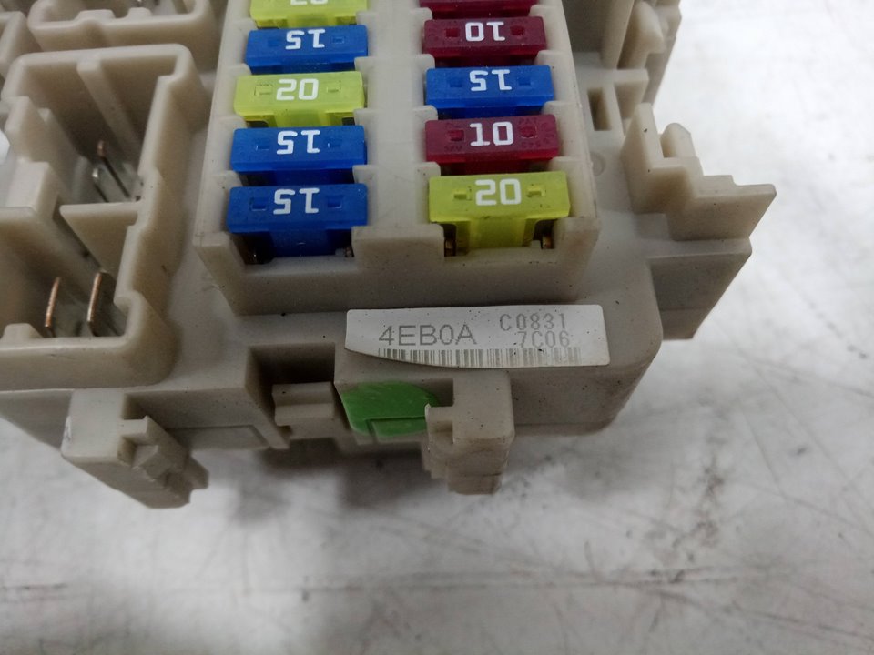 Caja reles / fusibles nissan qashqai ii todo terreno cerrada 1.5 dci