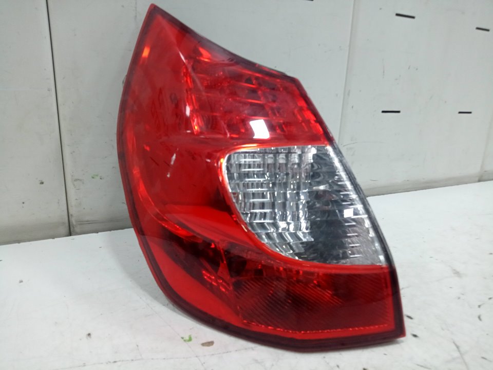 Piloto trasero izquierdo 1.5 dci (jm1e)