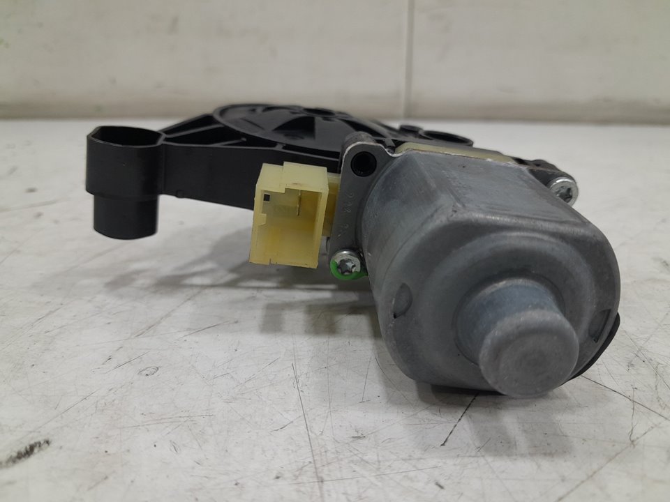 Motor elevalunas trasero derecho audi q3   (8ug) attraction      01.15