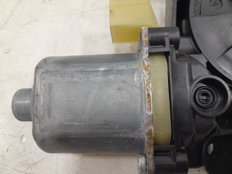 Motor elevalunas trasero derecho audi q3   (8ug) attraction      01.15