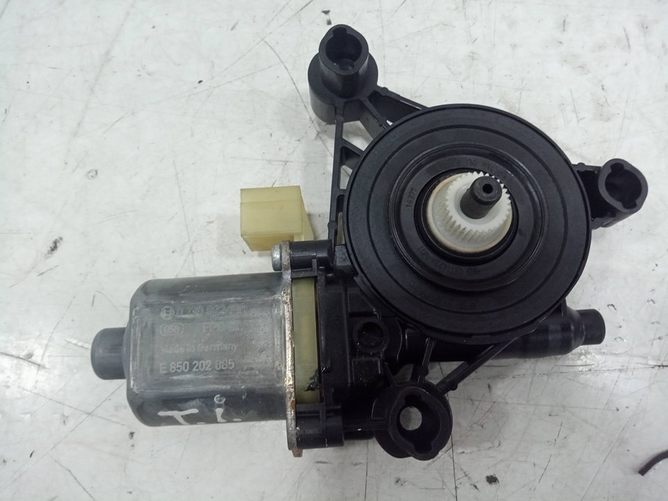 Motor elevalunas trasero izquierdo audi q3   (8ug) attraction      01.15