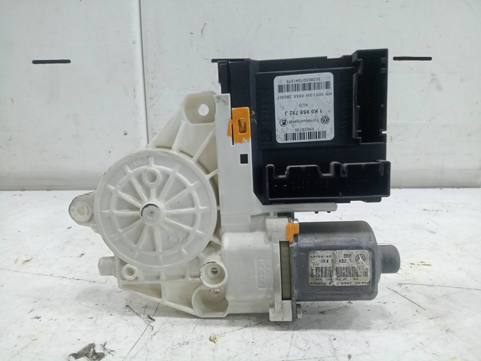 Motor elevalunas delantero derecho volkswagen golf v   berlina (1k1) highline 4moti