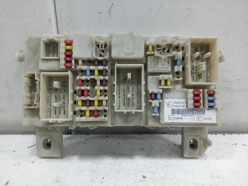 Caja reles / fusibles ford focus ii 1.6 tdci