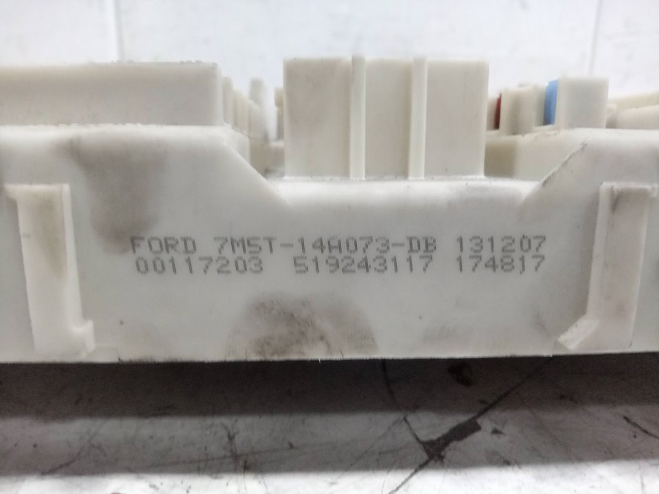 Caja reles / fusibles ford focus ii 1.6 tdci