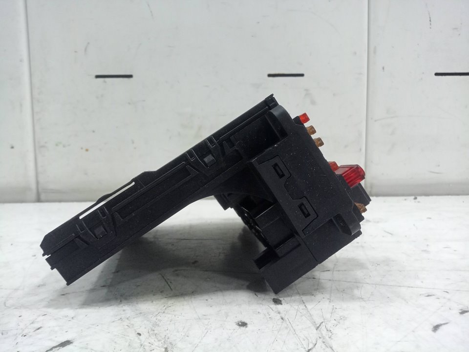 Caja fusible sam mercedes-benz clase c c 270 cdi (203.016)