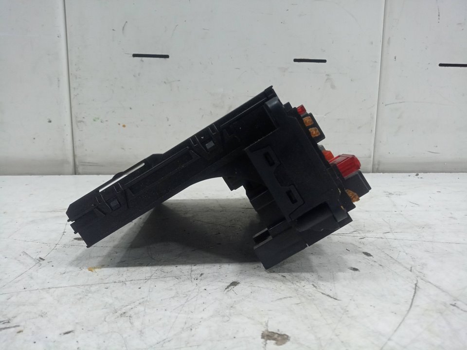 Caja fusible sam mercedes-benz clase c c 220 cdi (203.008)