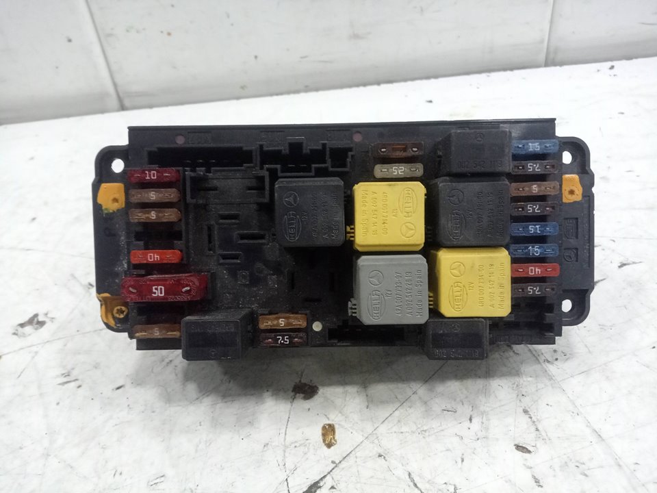Caja fusible sam mercedes-benz clase c c 220 cdi (203.008)