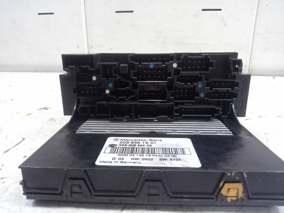 Caja fusible sam mercedes-benz clase c c 220 cdi (203.008)