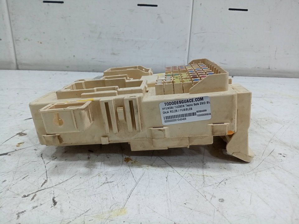 Caja reles / fusibles hyundai tucson   tecno safe 2wd bluedrive   