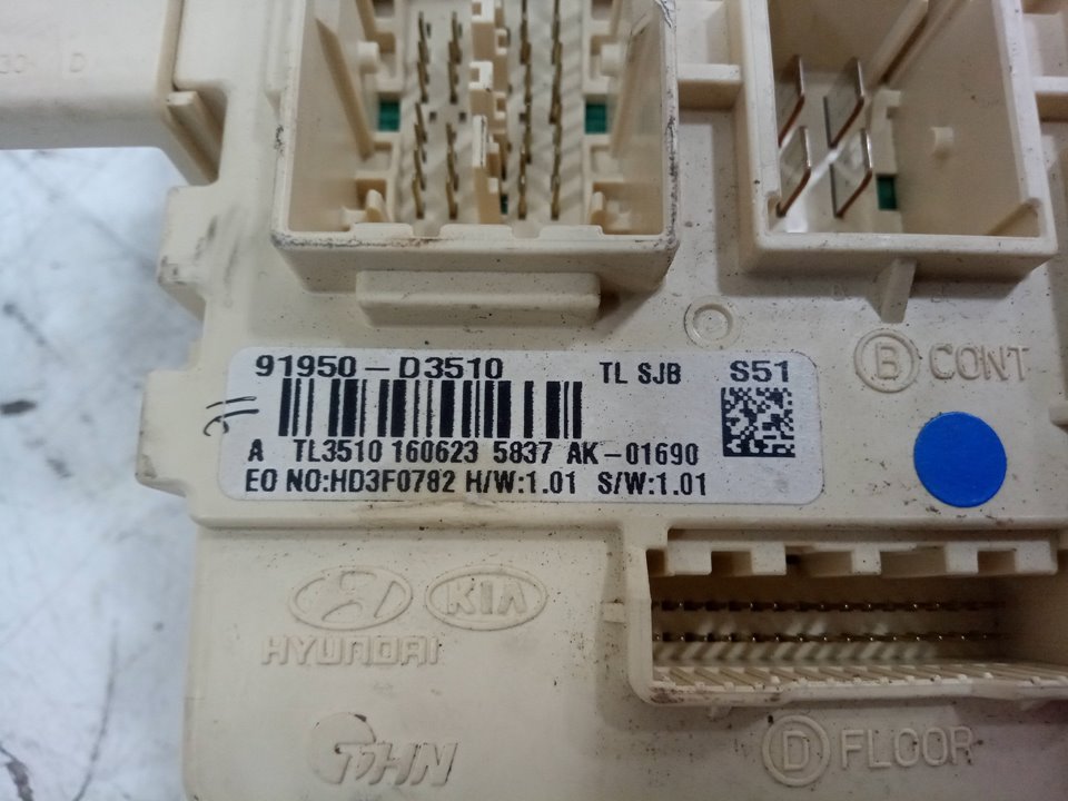 Caja reles / fusibles hyundai tucson   tecno safe 2wd bluedrive   