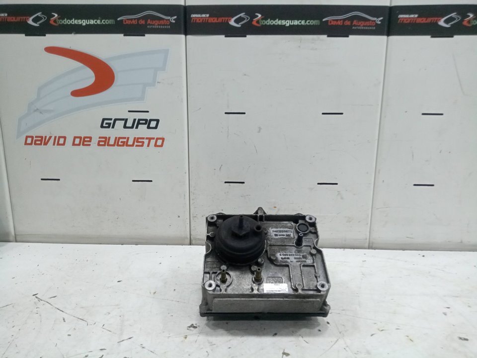 Bomba adblue y centralita adblue renault master pro cajachasis  magnum ab 2005 cabina adel.tr
