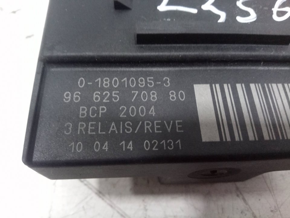 Caja precalentamiento peugeot 5008 2.0 hdi 150  bluehdi 150