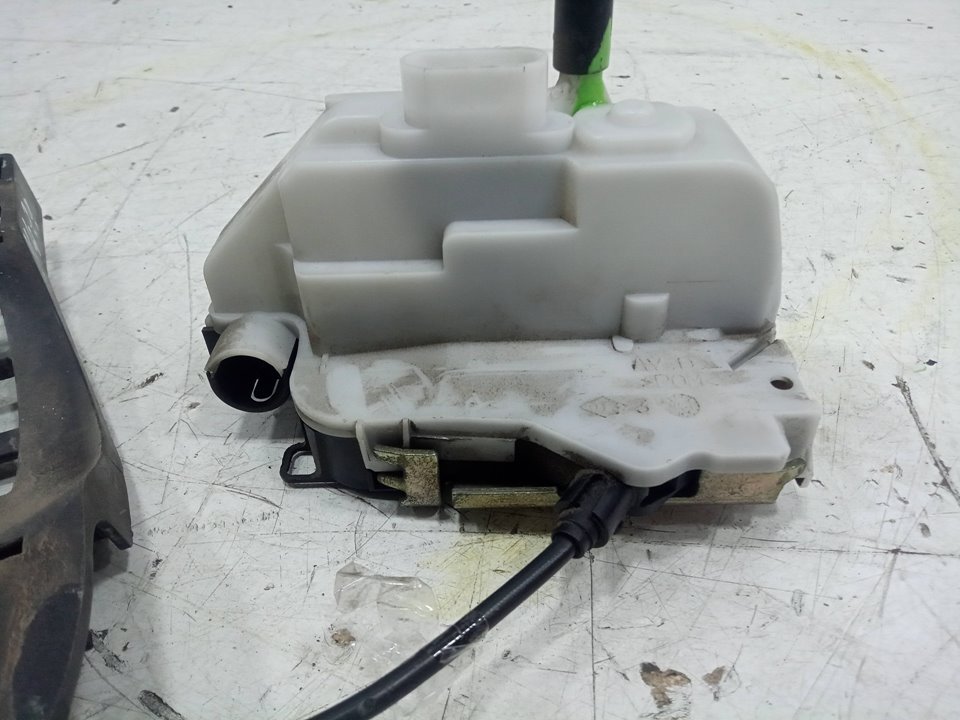 Cerradura puerta delantera derecha citroen c2 1.1