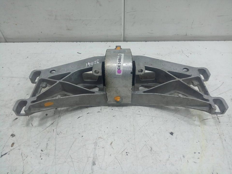 Soporte central caja cambios jaguar xf 2.0 d