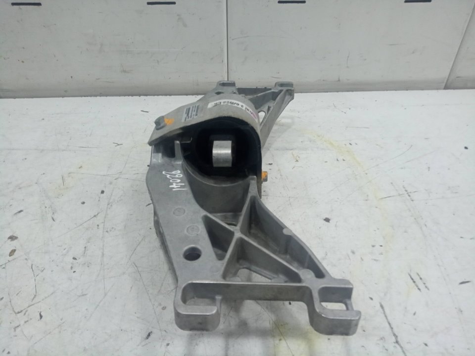 Soporte central caja cambios jaguar xf 2.0 d