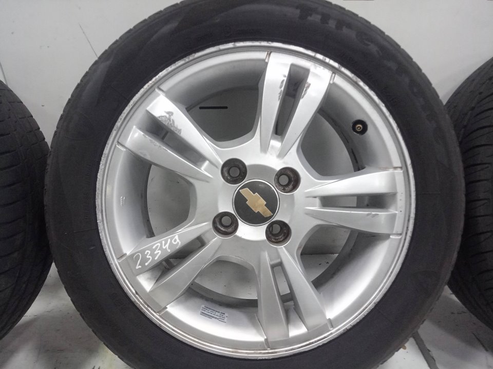 Juego llantas con neumaticos chevrolet aveo  kalos fastback 1.4