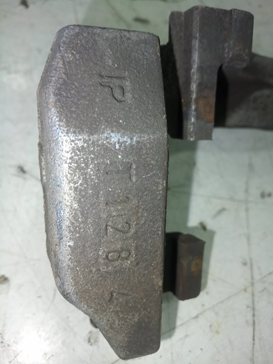 Soporte pinza freno delantero izquierdo jaguar xe 2.0 d