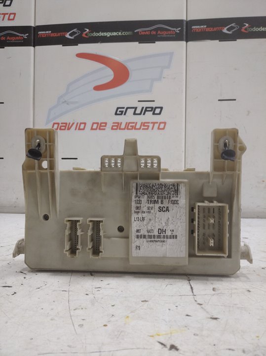 Caja reles / fusibles ford focus ii 2.0 tdci