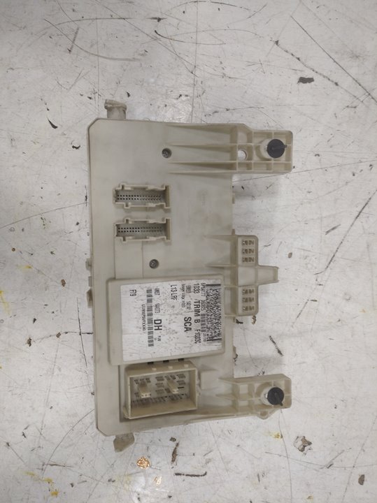 Caja reles / fusibles ford focus ii 2.0 tdci