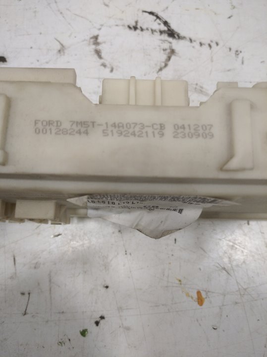 Caja reles / fusibles ford focus ii 1.6 tdci