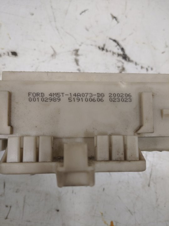 Caja reles / fusibles ford focus ii turnier 1.8 tdci