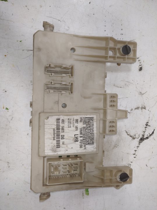 Caja reles / fusibles ford focus ii turnier 1.8 tdci