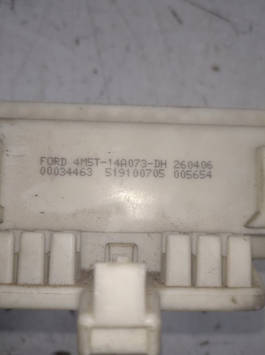 Caja reles / fusibles ford focus ii turnier 1.8 tdci