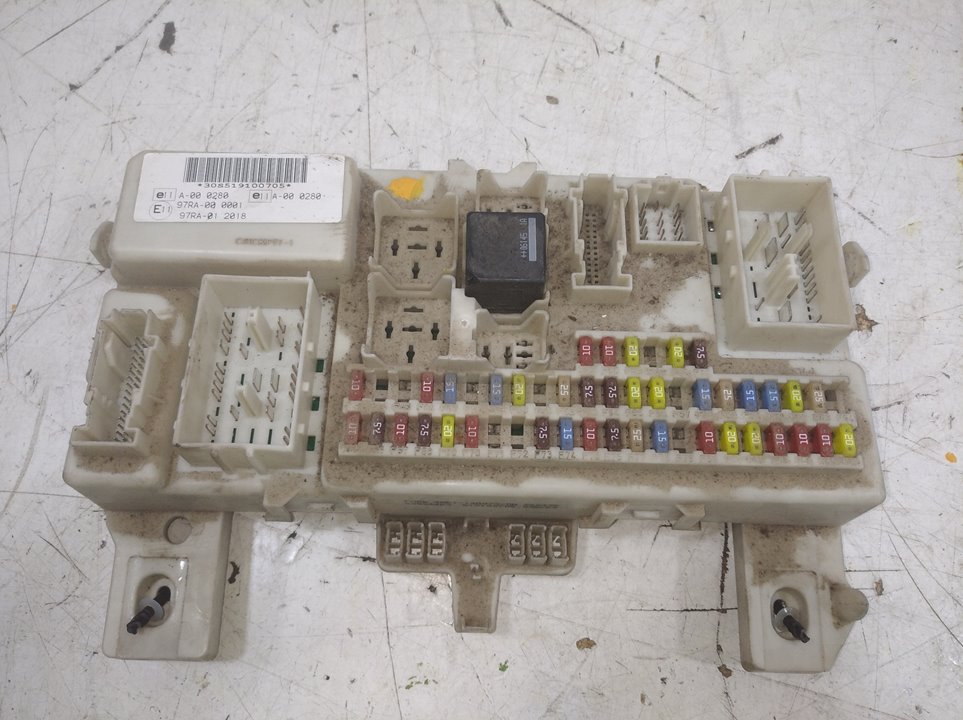 Caja reles / fusibles ford focus ii turnier 1.8 tdci