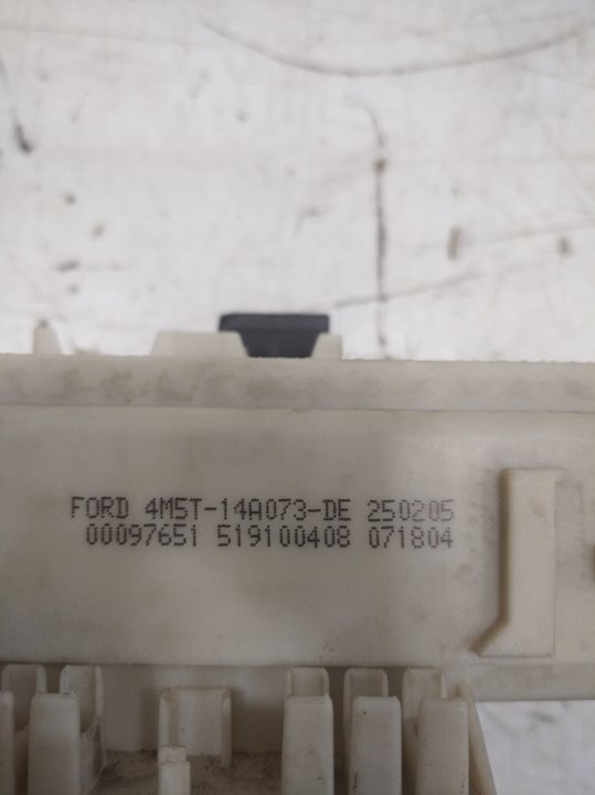 Caja reles / fusibles ford focus ii 1.6 tdci