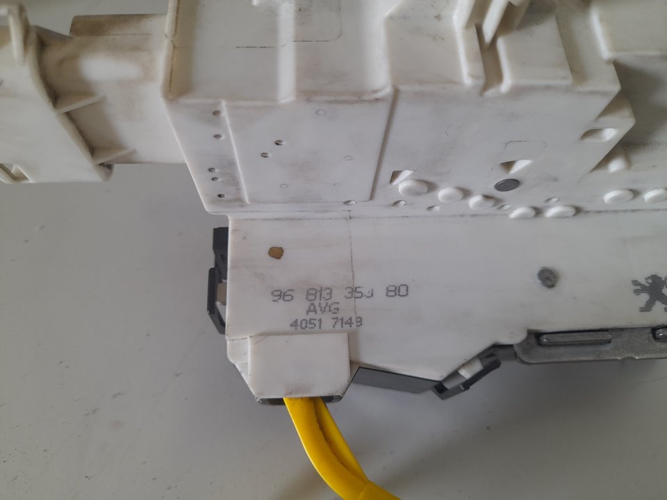 Cerradura puerta delantera izquierda citroen jumpy 2.0 hdi 125