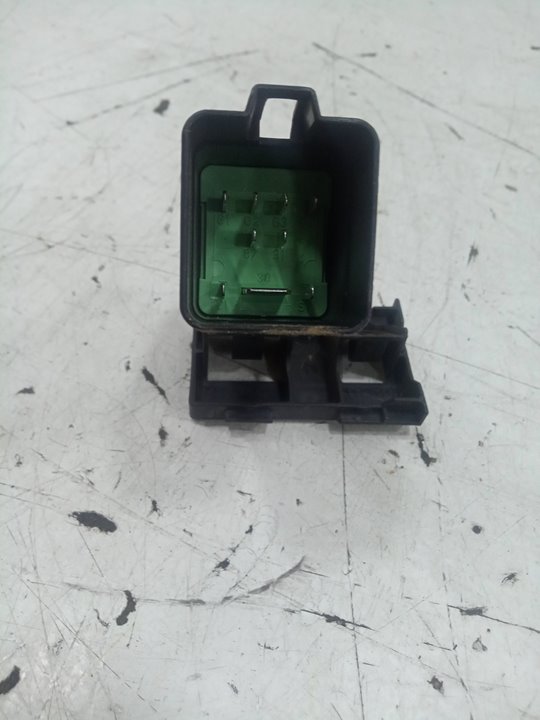 Rele audi q3   (8ug) attraction      01.15