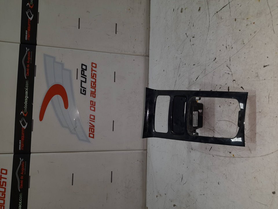 Carcasa central de consola porsche cayenne 3.0 diesel