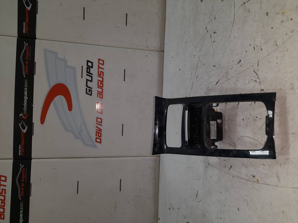Carcasa central de consola porsche cayenne 3.0 diesel