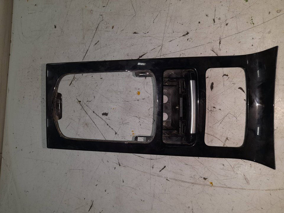 Carcasa central de consola porsche cayenne 3.0 diesel