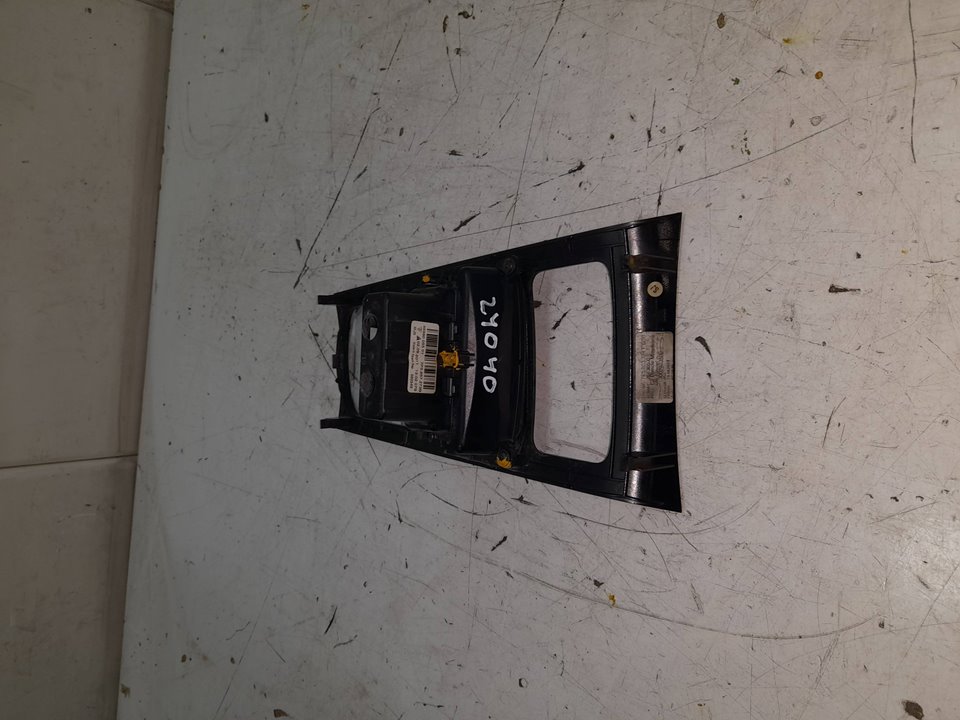 Carcasa central de consola porsche cayenne 3.0 diesel