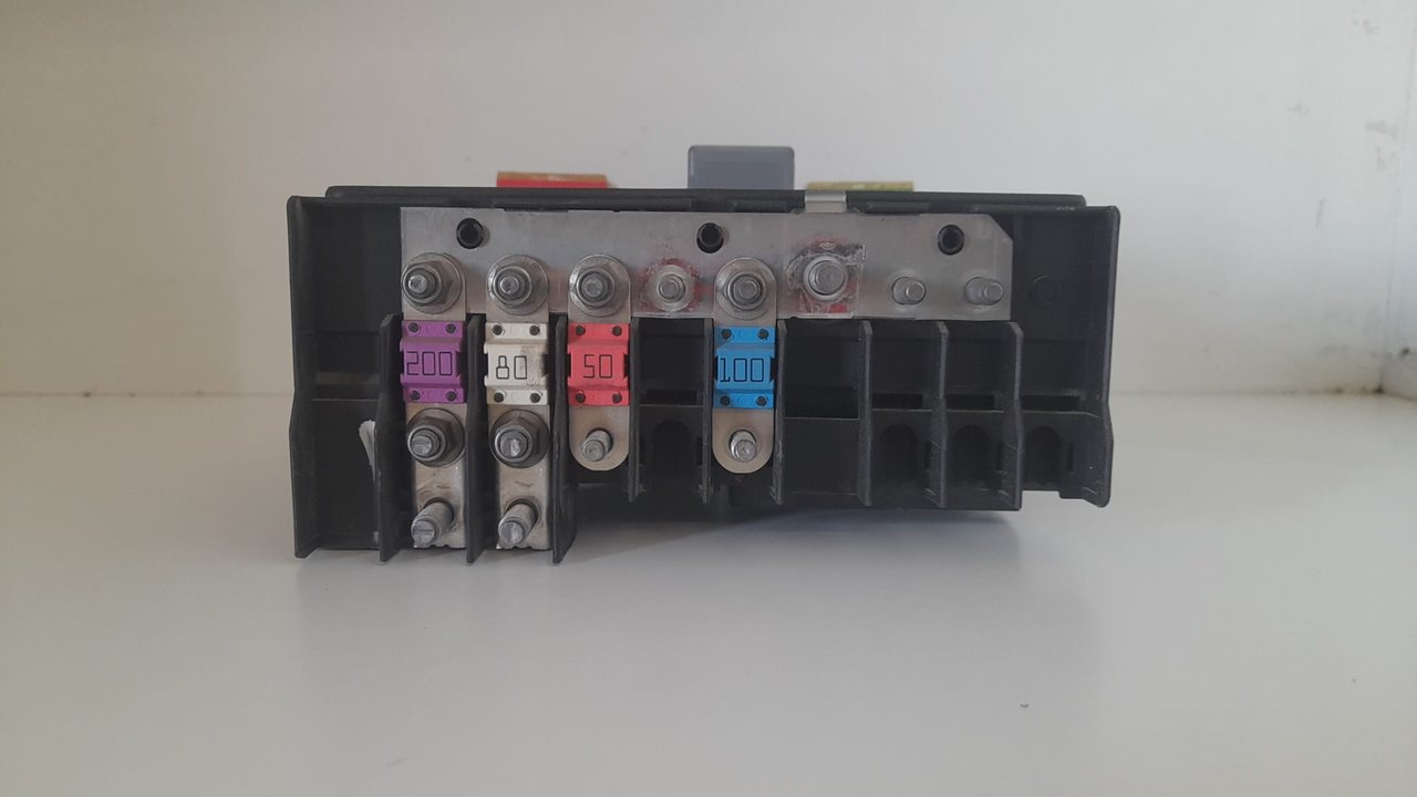 Caja reles / fusibles seat leon 1.9 tdi