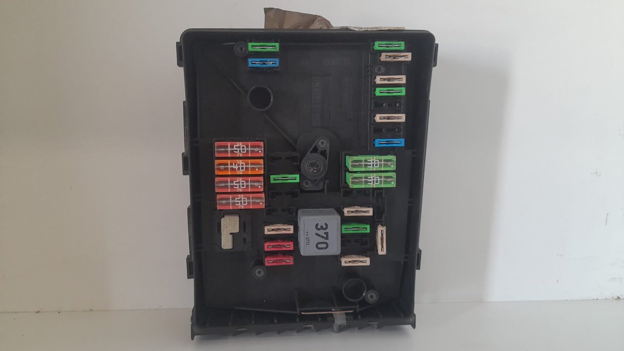 Caja reles / fusibles seat leon 1.9 tdi