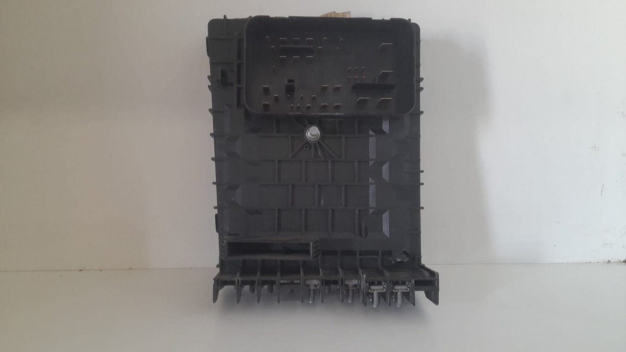 Caja reles / fusibles seat leon 1.9 tdi